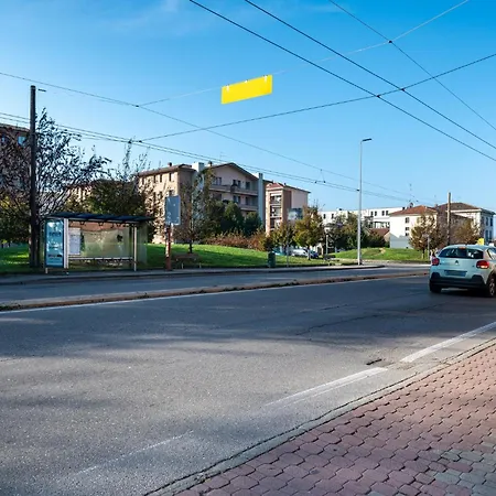 Casa Emilia - Cozy In アパート パルマ