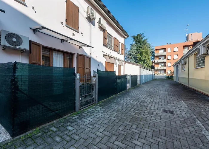 Guesthost - Casa Emilia - Cozy In *